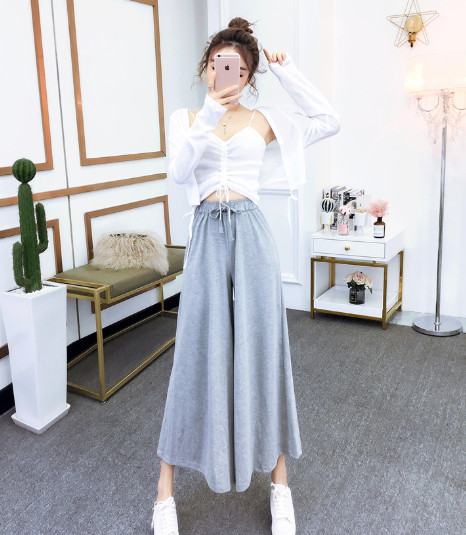 Set zilnic pentru femei din trei părți - maiou scurt, vestă și pantaloni largi