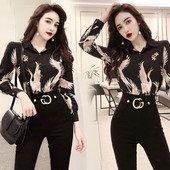 Jauna modeļa melns sieviešu krekls ar aplikāciju