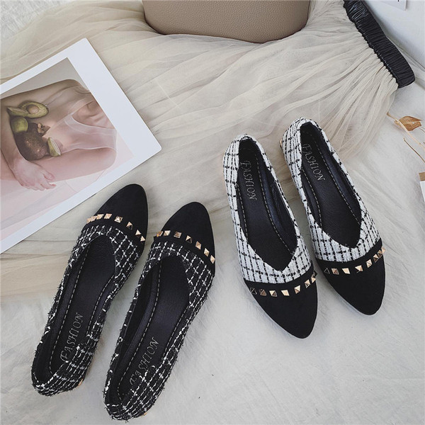 Alkalmi női kockás cipő lapos talppal