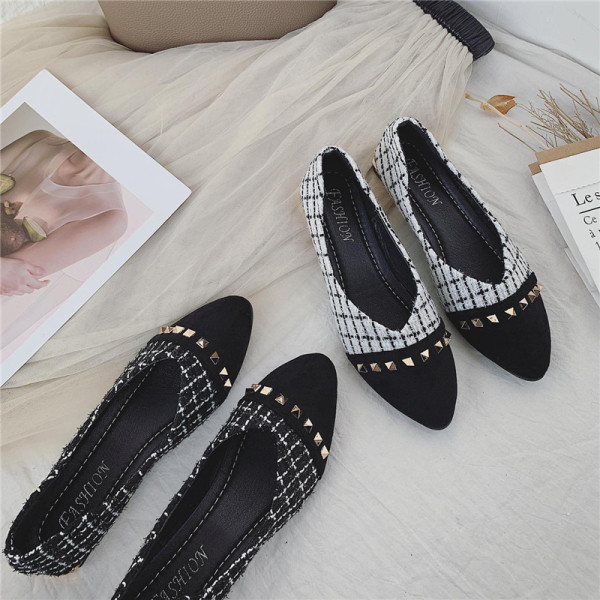 Alkalmi női kockás cipő lapos talppal