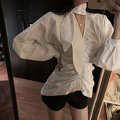 Lai naiste särk spitsikaela ja paelaga