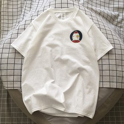 Ikdienas vīriešu T-krekls ar īsām piedurknēm, ovālu kakla izgriezumu un aplikāciju