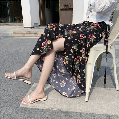 Lezser női szoknya transzferrel és virágmintával