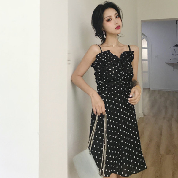 Ležerna ženska haljina na točkice s tankim naramenicama