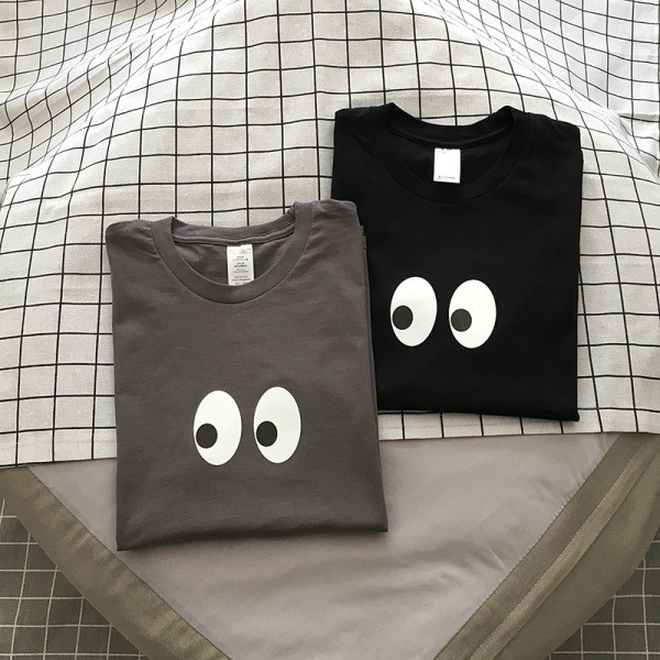 Moodne aplikatsiooniga meeste T-särk suurustega kuni 2XL