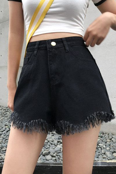 Sieviešu aktuāli šorti ar augstu vidukli un bārkstīm