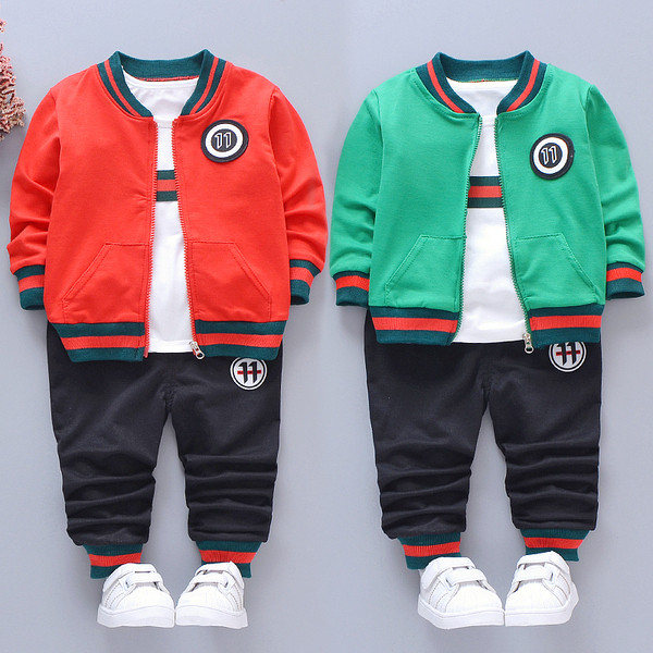 Sporta un ikdienas bērnu komanda divās daļās - zēniem