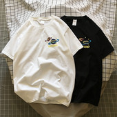 Vyriški medvilniniai marškinėliai trumpomis rankovėmis ir spalvingomis aplikacijomis