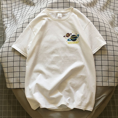 Vyriški medvilniniai marškinėliai trumpomis rankovėmis ir spalvingomis aplikacijomis