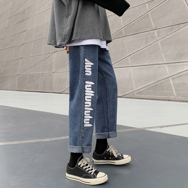 Модерни мъжки дънки прав модел с надпис 