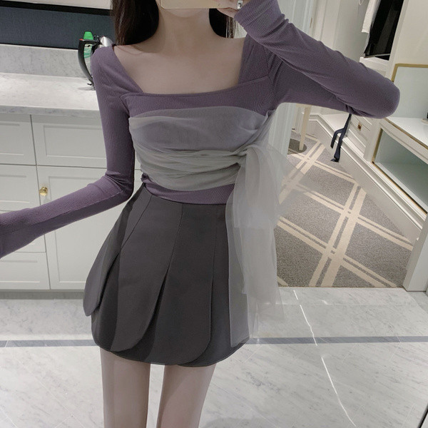 Bluză de damă mov cu decolteu pătrat și tul