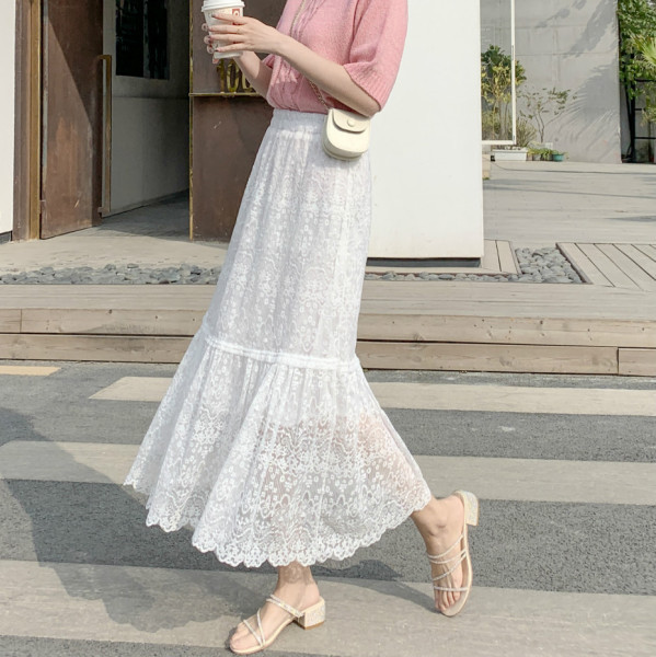 Női hosszú csipkeszoknya, magas derekú széles modellel