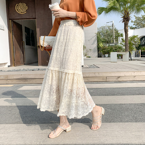 Női hosszú csipkeszoknya, magas derekú széles modellel