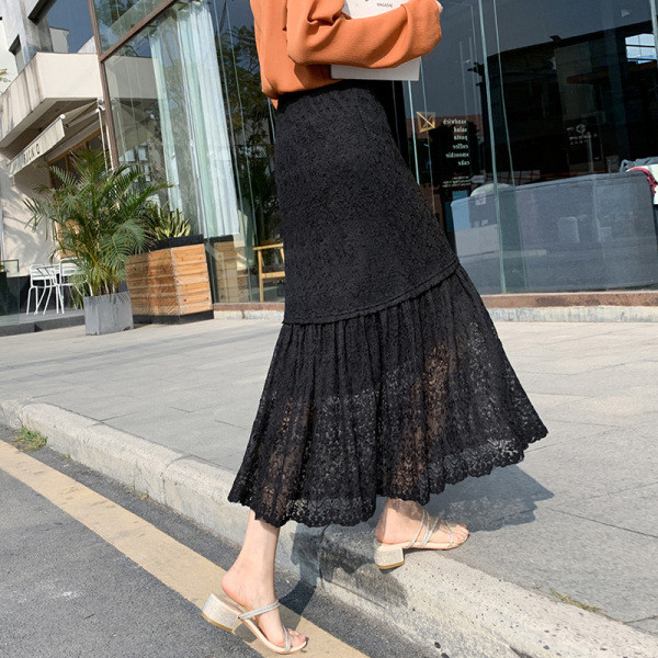 Női hosszú csipkeszoknya, magas derekú széles modellel