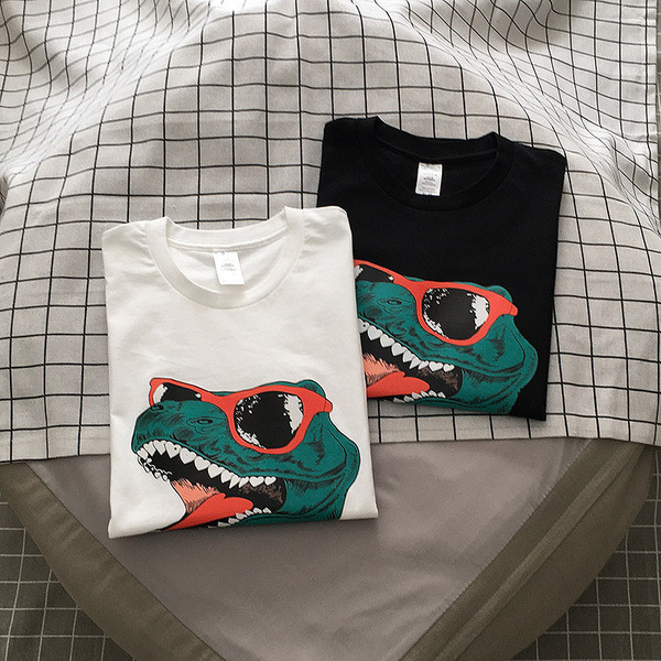 Tricou modern pentru bărbați cu aplicație de dinozaur