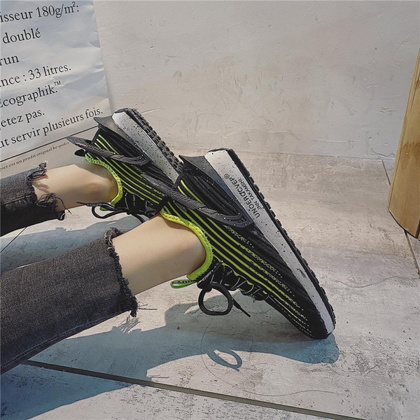 Sportiniai ir kasdieniai moteriški maratonai lygiais padais