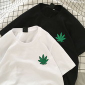 Tricou de bărbați actual cu aplicație, mâneci scurte și decolteu oval