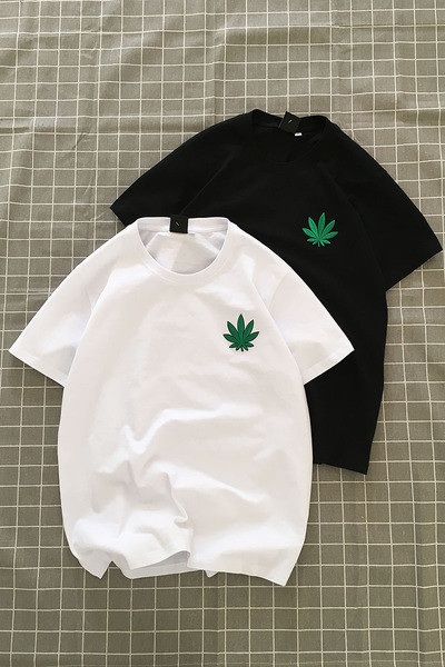 Tricou de bărbați actual cu aplicație, mâneci scurte și decolteu oval