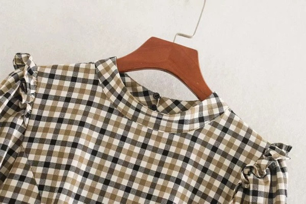 Ženska karirana bluza s dugim rukavima i kovrčama