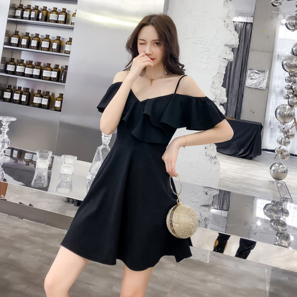 Naiste moodne peenikeste rihmadega kleit - lõikega mudel