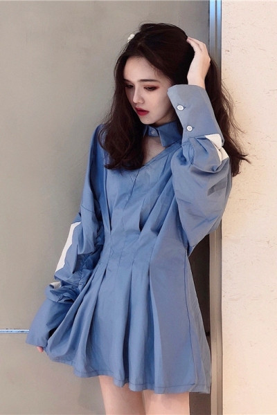 Testreszabott női ruha hosszú ujjal és spitz nyakkivágással