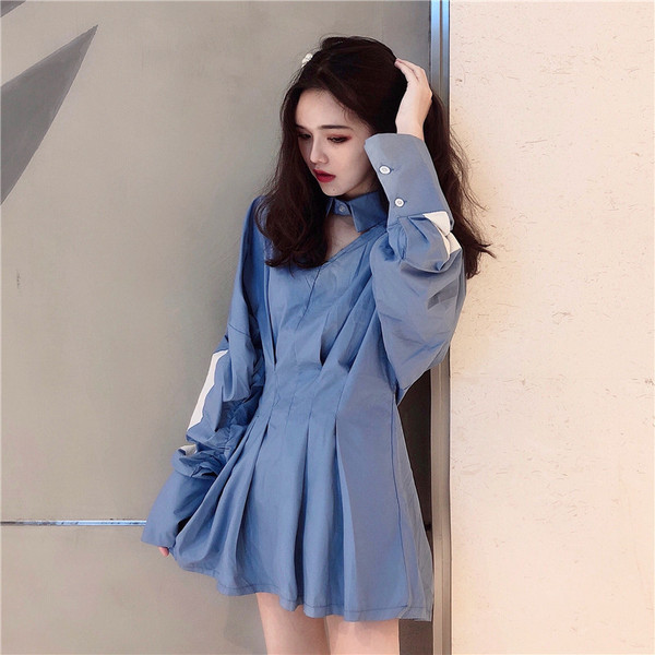 Testreszabott női ruha hosszú ujjal és spitz nyakkivágással