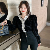 Samta sieviešu krekls ar mežģīņu elementiem