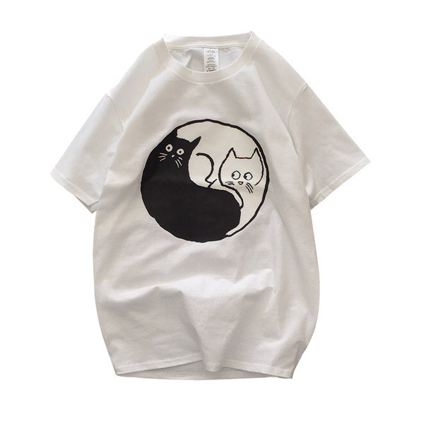 Modern férfi póló rövid ujjal, fekete-fehér rátéttel