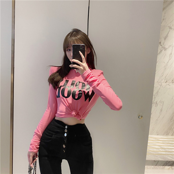 Bluză de damă cu imprimeu și guler scăzut