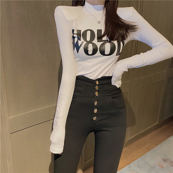 Bluză de damă cu imprimeu și guler scăzut