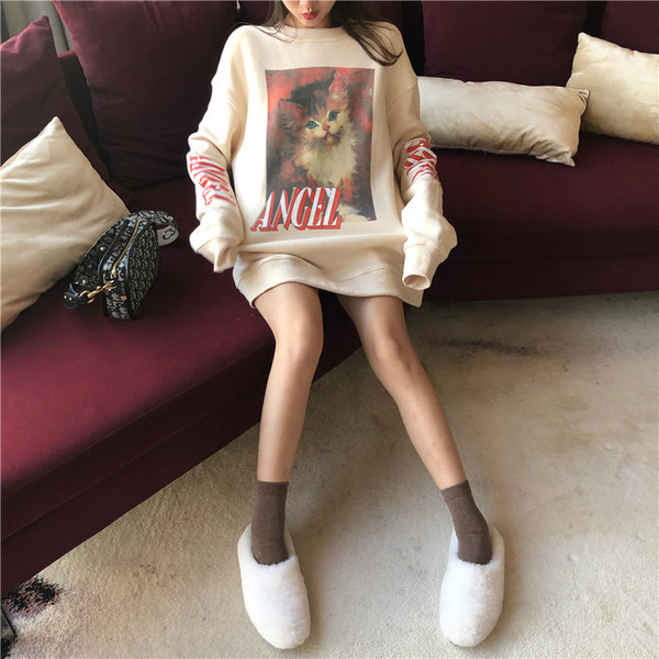 Bluză de damă lată cu imprimeu pisoi