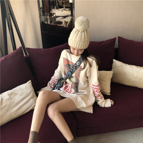 Bluză de damă lată cu imprimeu pisoi