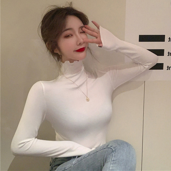 Bluză de damă mulata cu guler înalt