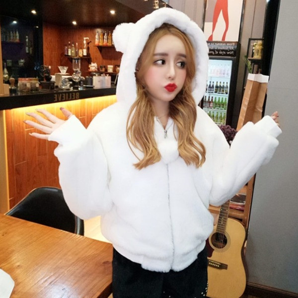 Napi női pulóver 3D elemekkel