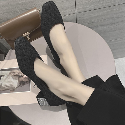 Pantofi moderni de dama cu toc mic gros si pietre de decor