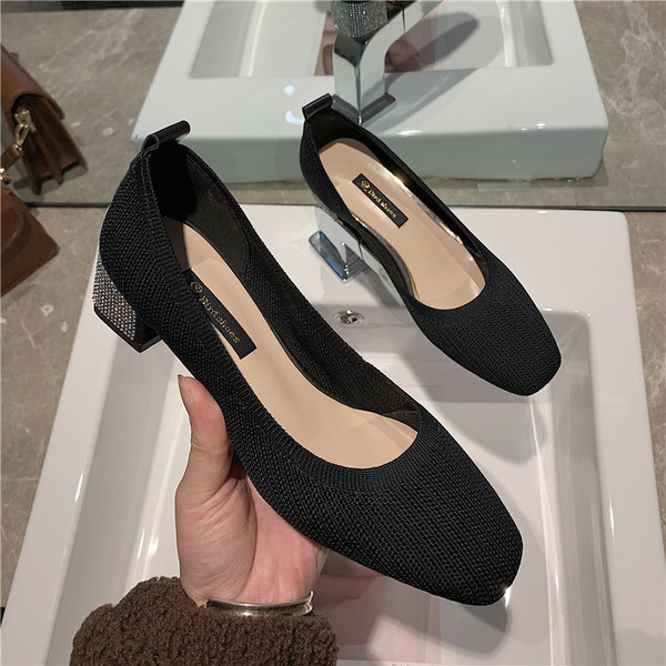 Pantofi moderni de dama cu toc mic gros si pietre de decor