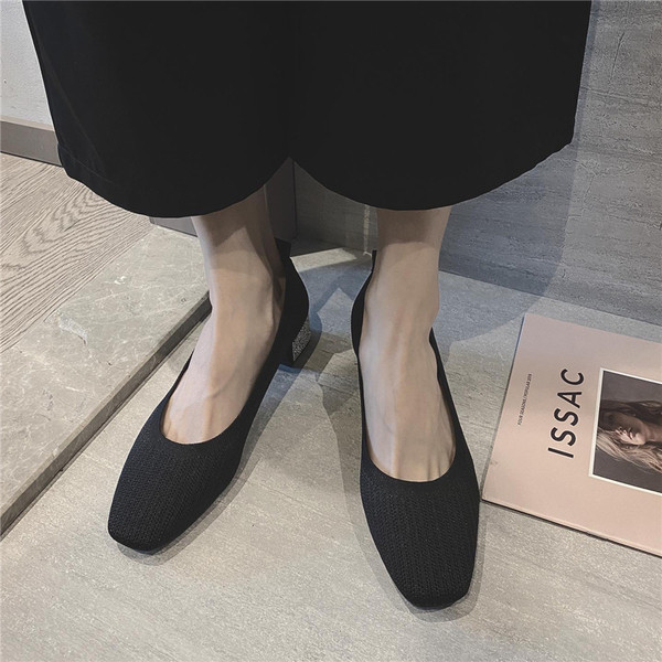 Pantofi moderni de dama cu toc mic gros si pietre de decor