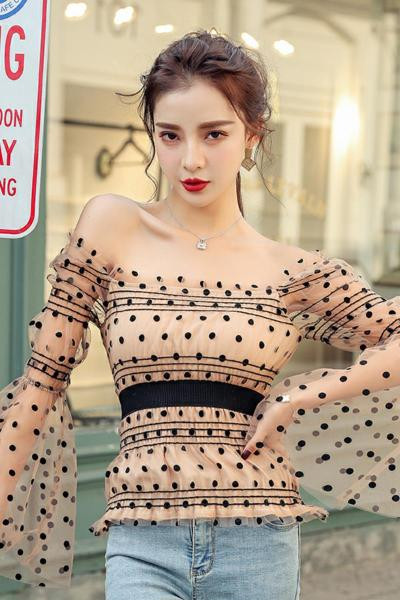 Női lezser pöttyös blúz tüll ujjal