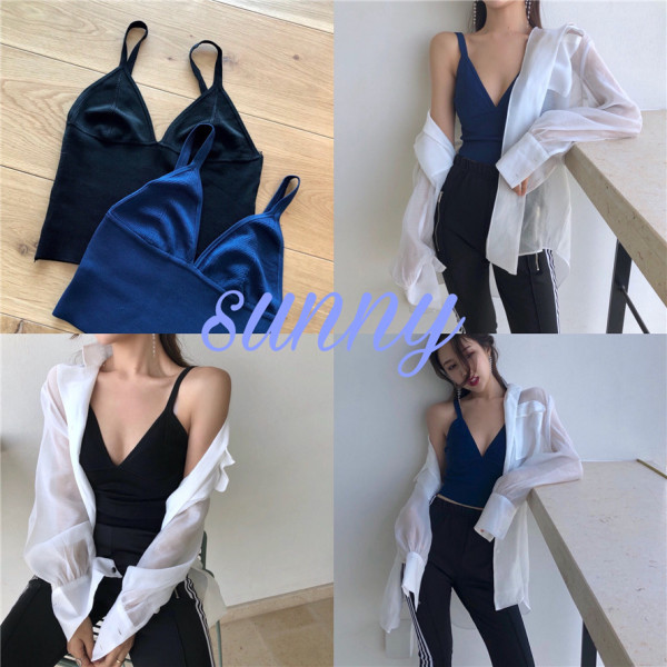 Moteriškas apatinis trikotažas iš plono mezgimo su gilia iškirpte