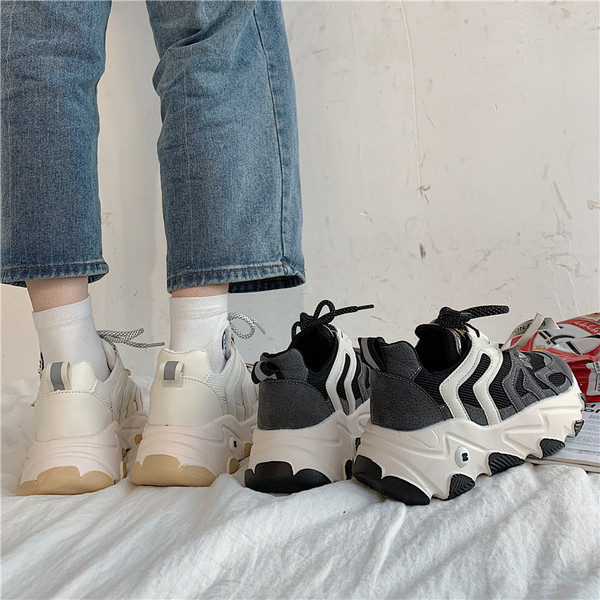 Alkalmi női tornacipő magas talppal