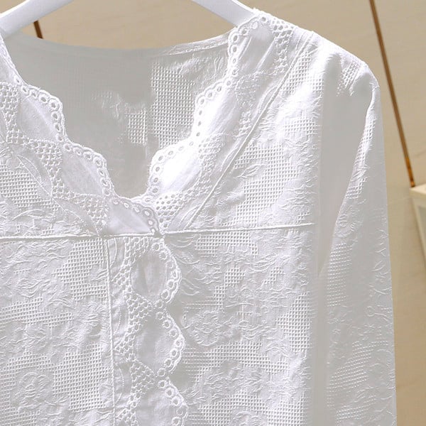 Cămașă damă din dantelă cu decolteu spitz - model larg