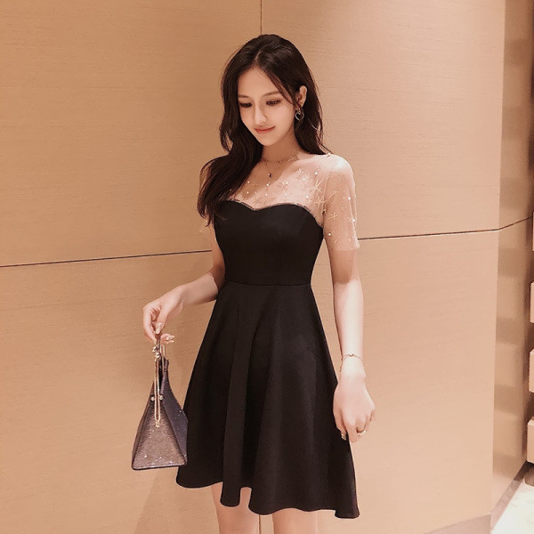 Moteriška laisvalaikio suknelė trumpomis rankovėmis ir perlais - kirpimo modelis