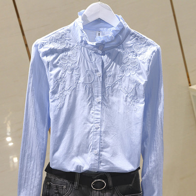 Modern női ing hímzéssel és kerek nyakkivágással