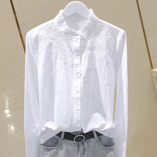 Modern női ing hímzéssel és kerek nyakkivágással