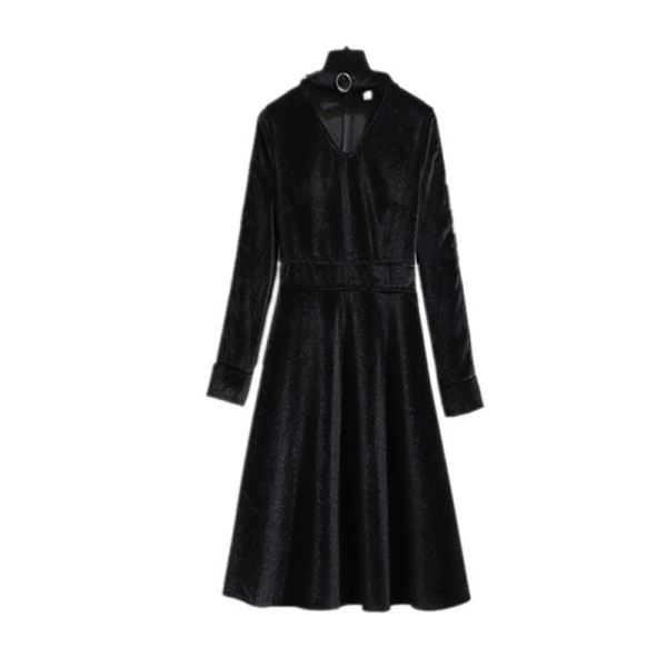 Rochie de dama eleganta din catifea model croiat cu maneci lungi si decupaj