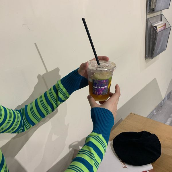 Ikdienas īsa svītraina blūze ar garām piedurknēm