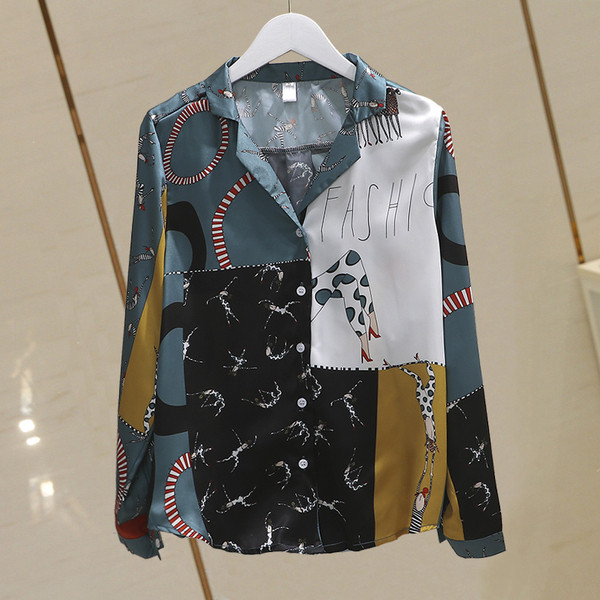 Moteriški modernūs marškiniai su klasikine apykakle ir spalvingomis aplikacijomis