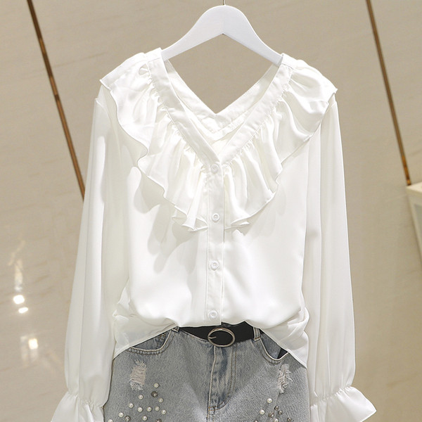 Stilingi moteriški marškiniai su špico iškirpte ir garbanomis