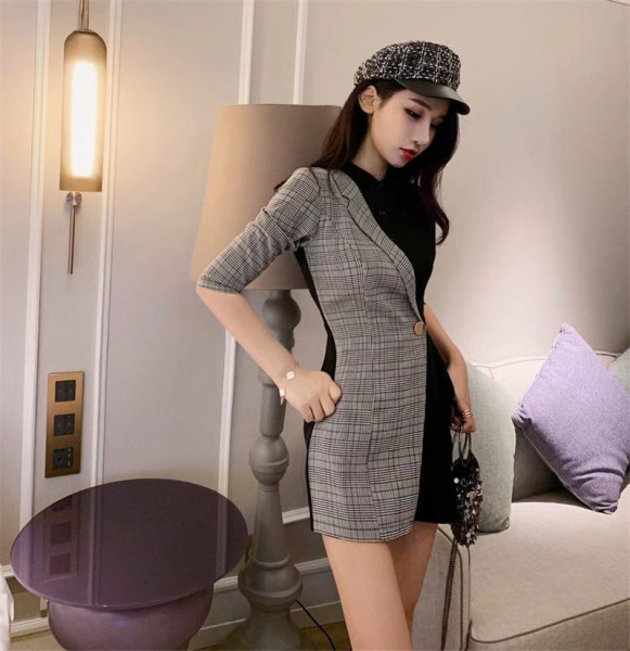 Rochie de dama bicolor cu nasture