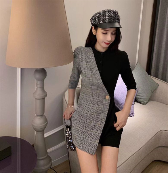 Rochie de dama bicolor cu nasture